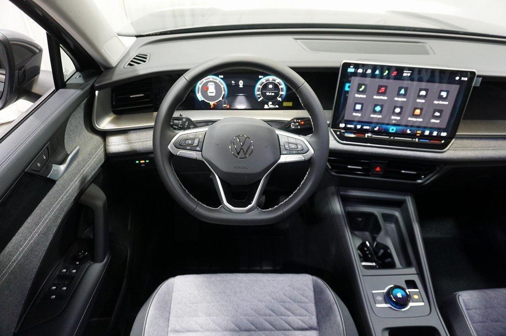 new 2025 Volkswagen Tiguan car, priced at $32,211