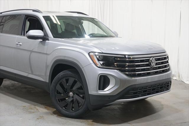 new 2025 Volkswagen Atlas car, priced at $45,073