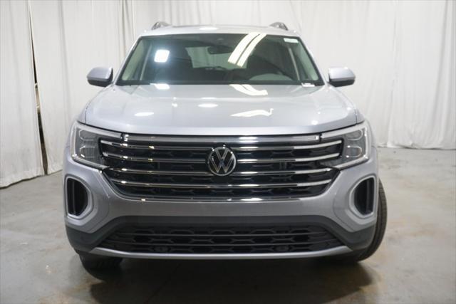 new 2025 Volkswagen Atlas car, priced at $45,073