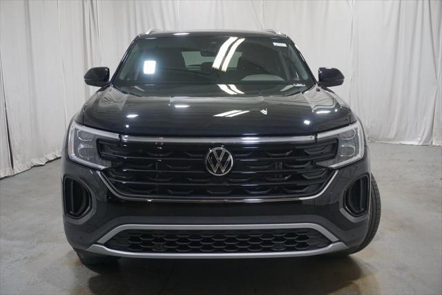 new 2025 Volkswagen Atlas Cross Sport car, priced at $44,103