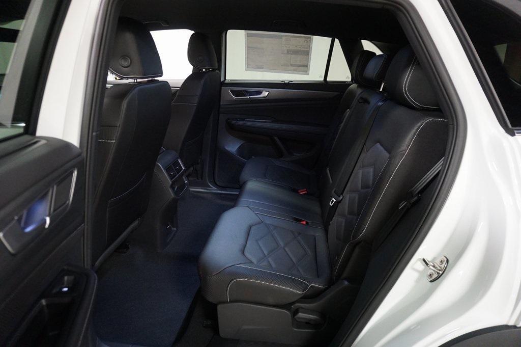 new 2025 Volkswagen Atlas Cross Sport car, priced at $39,559