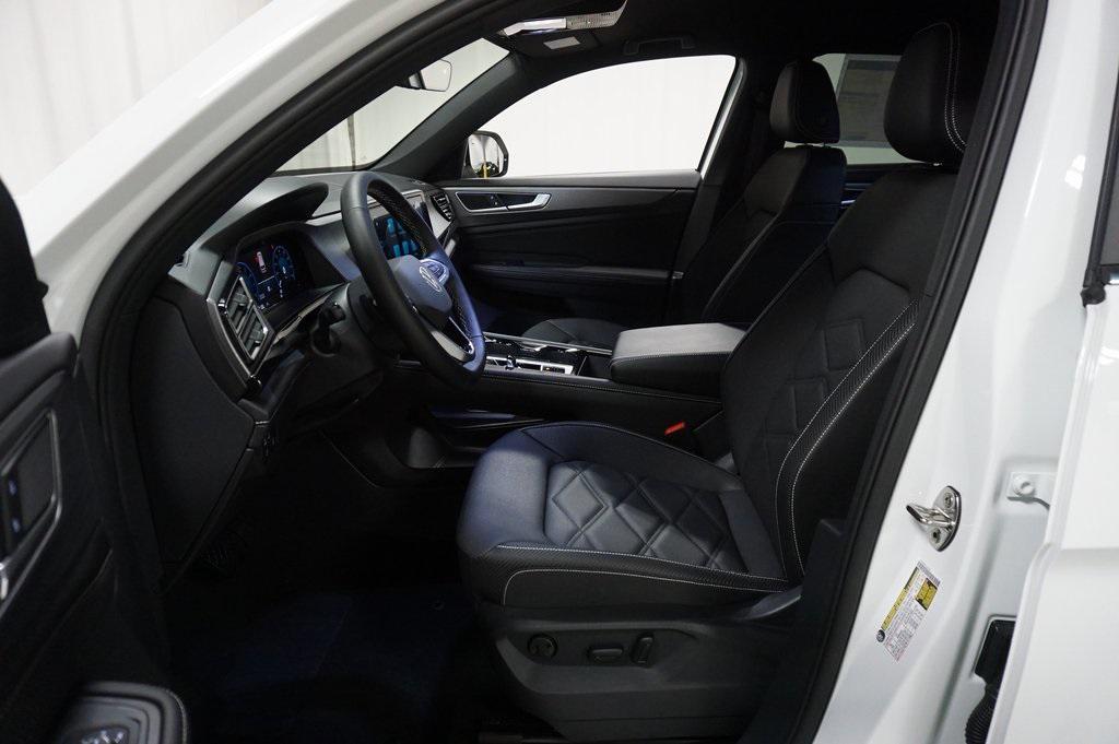 new 2025 Volkswagen Atlas Cross Sport car, priced at $39,559