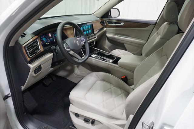 new 2025 Volkswagen Atlas car, priced at $46,246
