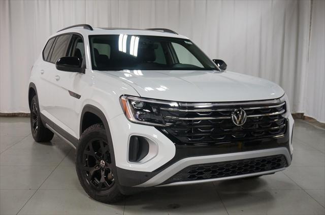 new 2025 Volkswagen Atlas car, priced at $43,327
