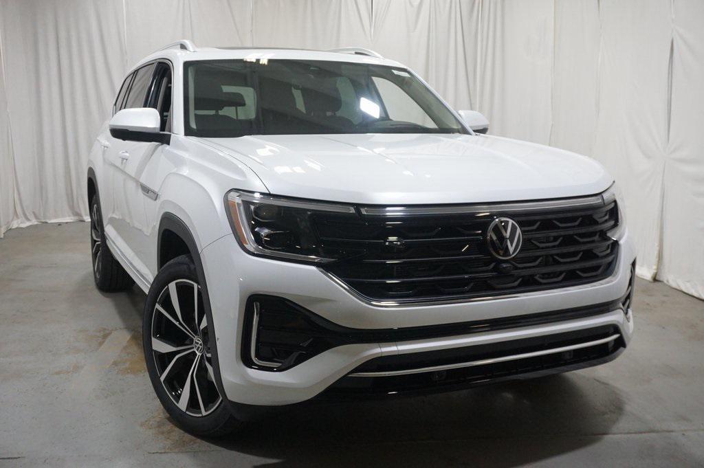 new 2025 Volkswagen Atlas car, priced at $50,848
