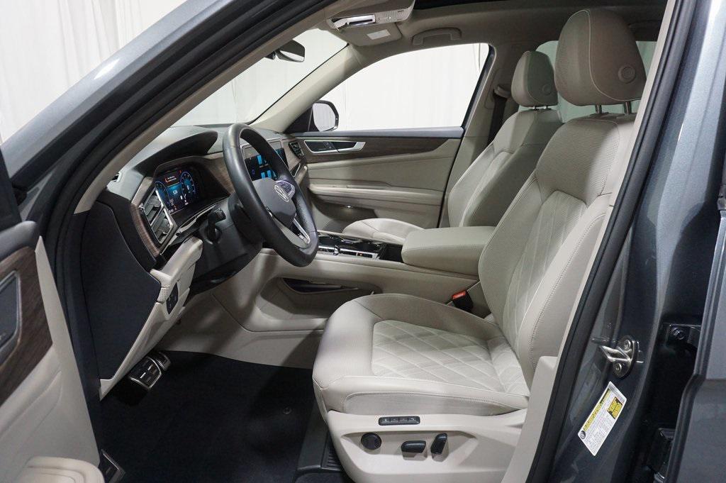used 2025 Volkswagen Atlas car, priced at $44,990