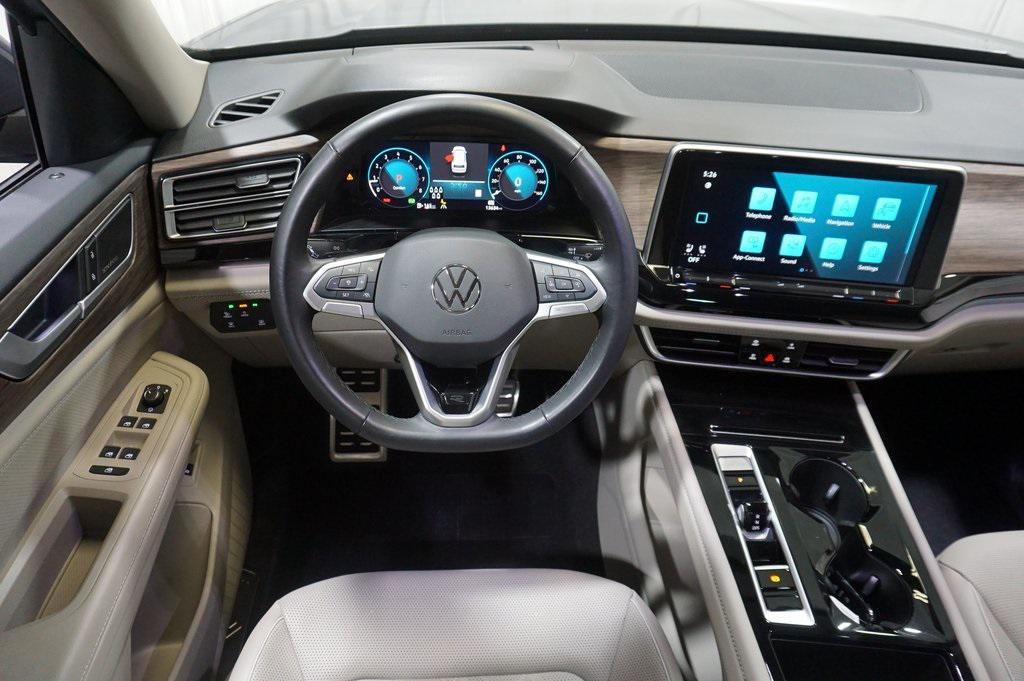 used 2025 Volkswagen Atlas car, priced at $44,990