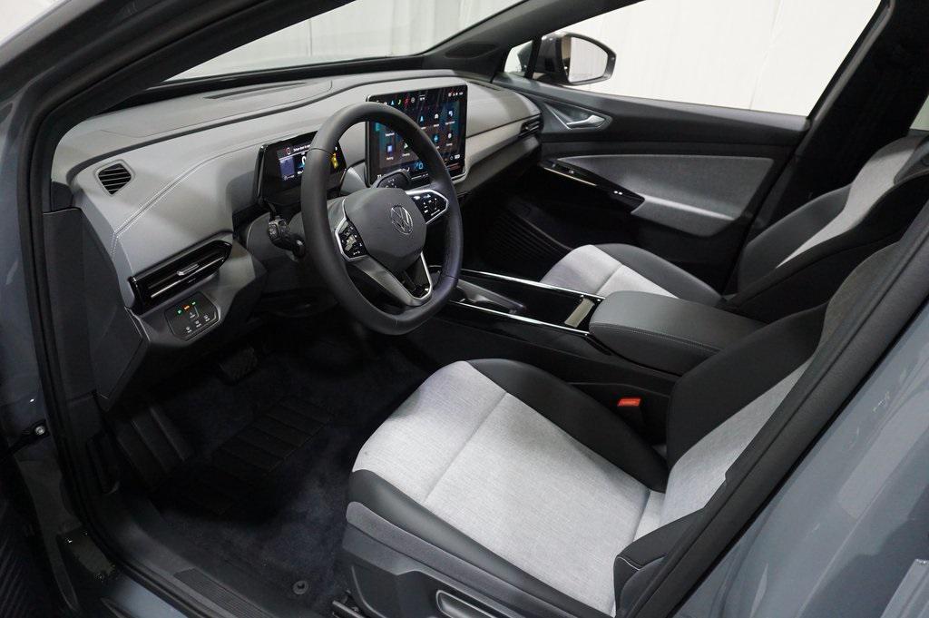 new 2025 Volkswagen ID.4 car, priced at $44,505