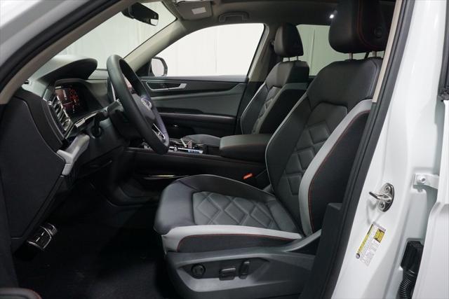 new 2025 Volkswagen Atlas car, priced at $45,502