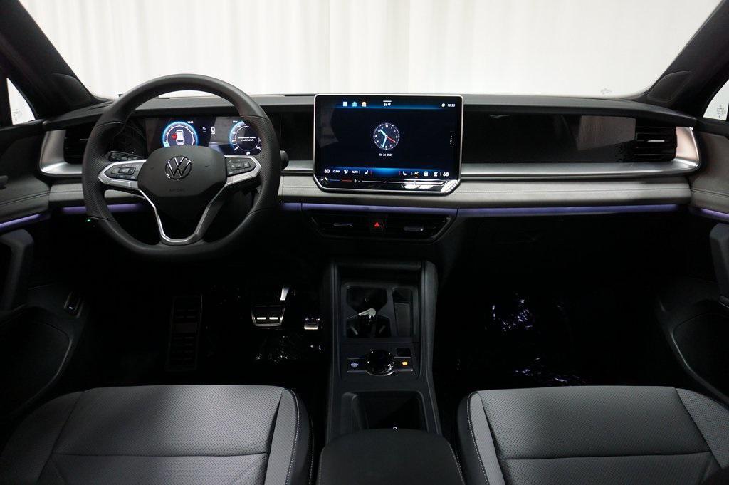 new 2025 Volkswagen Tiguan car, priced at $38,048