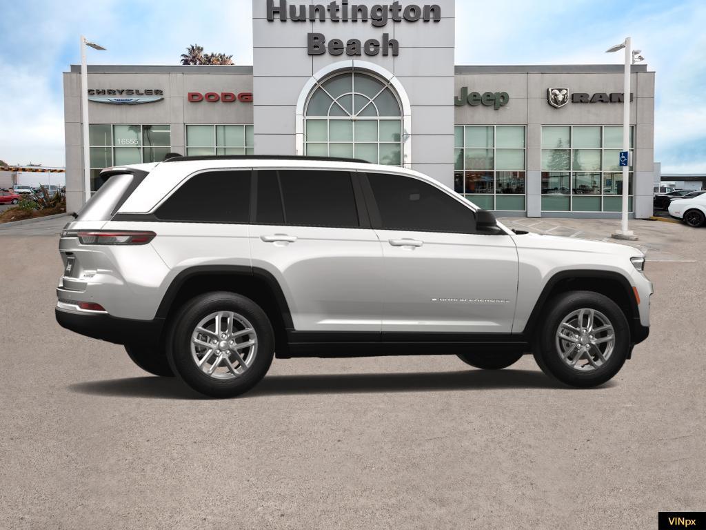 new 2025 Jeep Grand Cherokee car, priced at $30,000