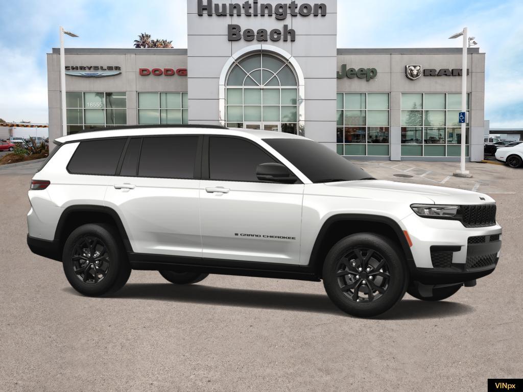 new 2025 Jeep Grand Cherokee car, priced at $38,390