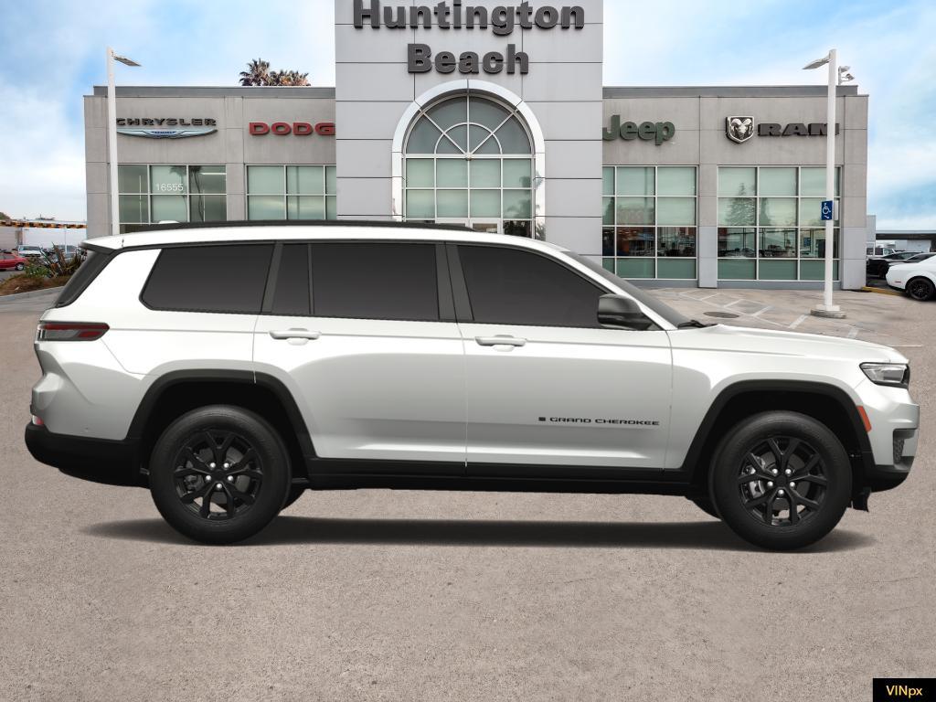 new 2025 Jeep Grand Cherokee car, priced at $38,390