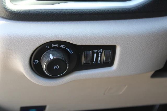 new 2024 Chrysler Pacifica Hybrid car, priced at $34,700