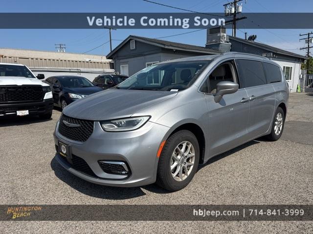 used 2021 Chrysler Pacifica car, priced at $16,984