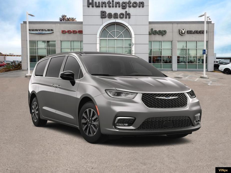 new 2025 Chrysler Pacifica Hybrid car, priced at $38,212