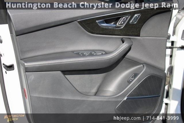 used 2023 Audi Q7 car, priced at $35,900