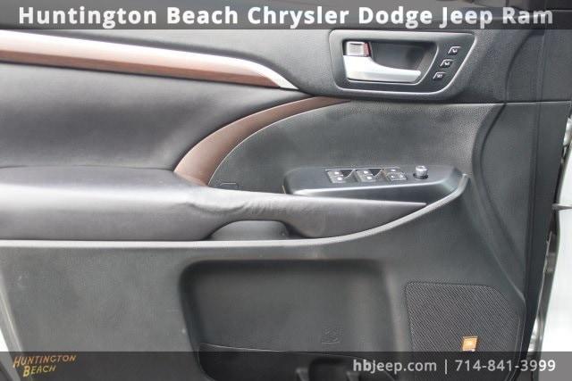 used 2016 Toyota Highlander car, priced at $23,761