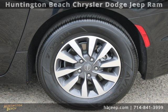 used 2023 Chrysler Pacifica Hybrid car, priced at $31,800