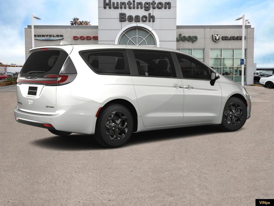 new 2023 Chrysler Pacifica Hybrid car, priced at $39,642