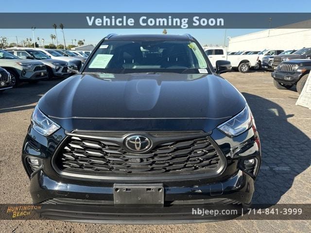 used 2021 Toyota Highlander car, priced at $35,360