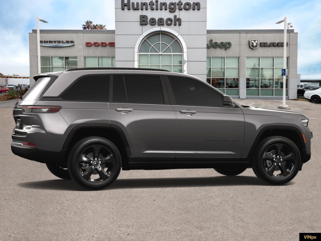 new 2025 Jeep Grand Cherokee car, priced at $43,900