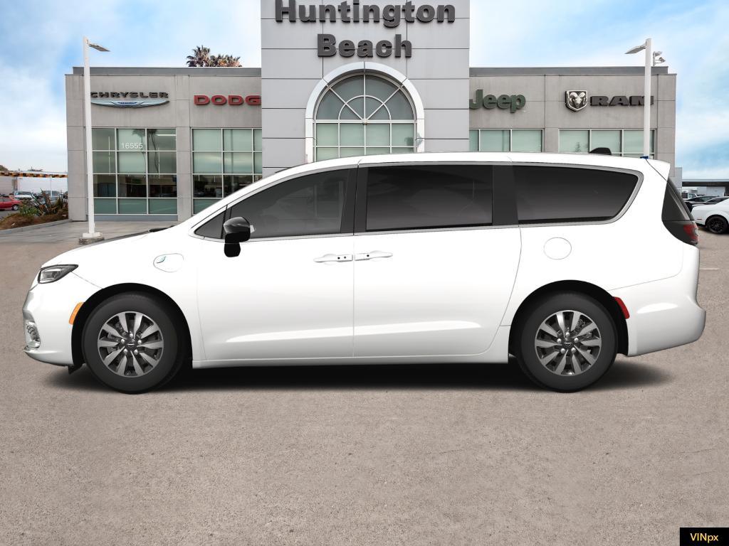 new 2025 Chrysler Pacifica Hybrid car, priced at $36,989