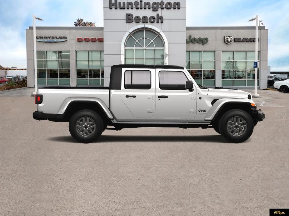 new 2025 Jeep Gladiator car, priced at $47,059