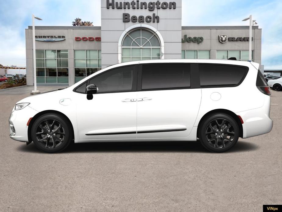 new 2024 Chrysler Pacifica Hybrid car, priced at $41,900