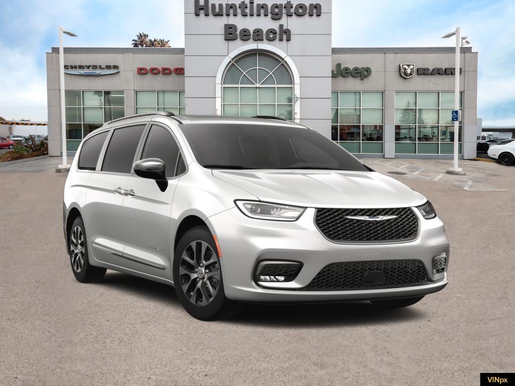 new 2025 Chrysler Pacifica Hybrid car, priced at $45,865