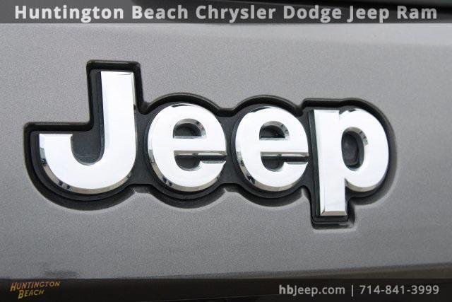 used 2021 Jeep Grand Cherokee car, priced at $18,600