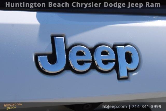 used 2016 Jeep Grand Cherokee car, priced at $35,990