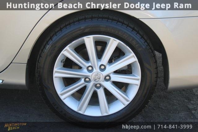 used 2014 Toyota Camry Hybrid car, priced at $11,970