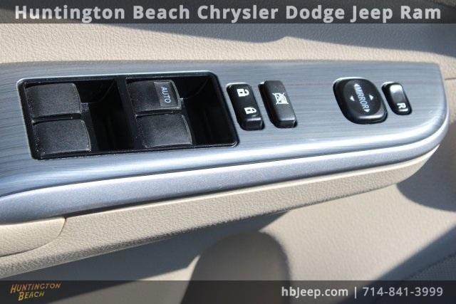 used 2014 Toyota Camry Hybrid car, priced at $11,970