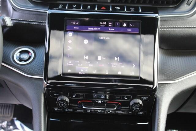 new 2025 Jeep Grand Cherokee car, priced at $31,300