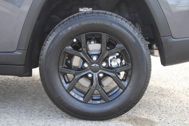 new 2025 Jeep Grand Cherokee car, priced at $31,300