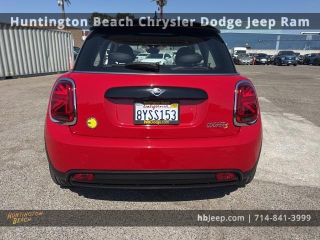 used 2022 MINI SE Hardtop car, priced at $21,990