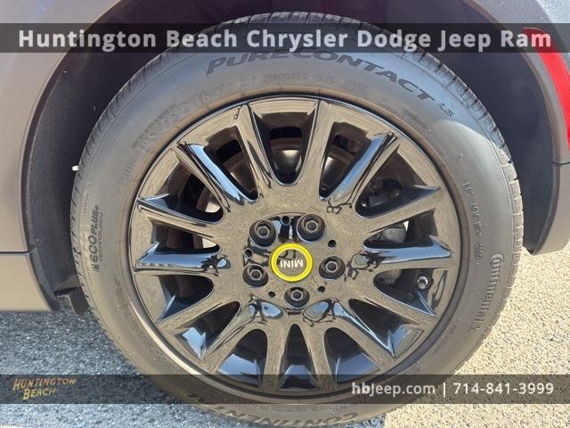 used 2022 MINI SE Hardtop car, priced at $21,990