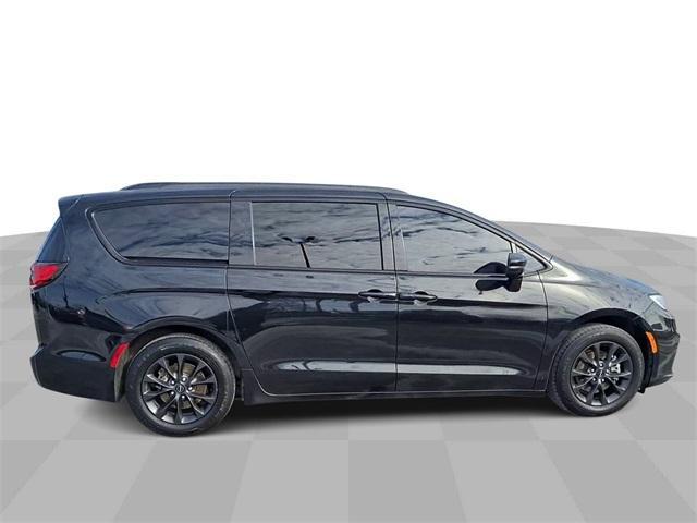 used 2021 Chrysler Pacifica car