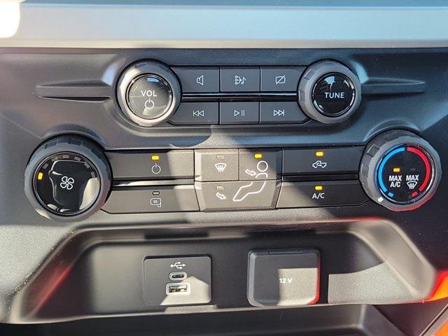 new 2024 Ford F-250 car, priced at $55,173