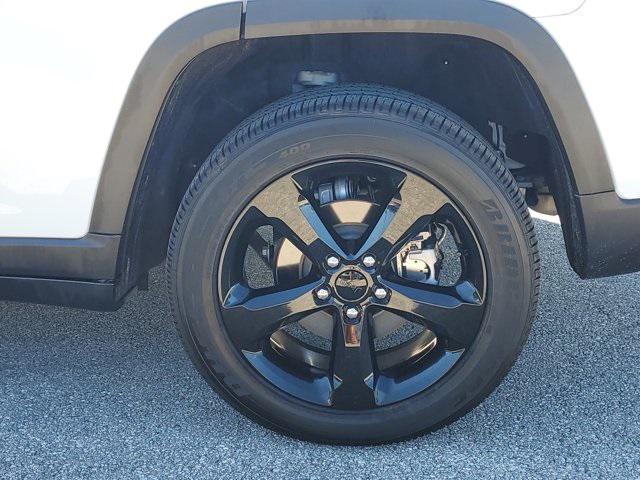 used 2023 Jeep Grand Cherokee car, priced at $32,990