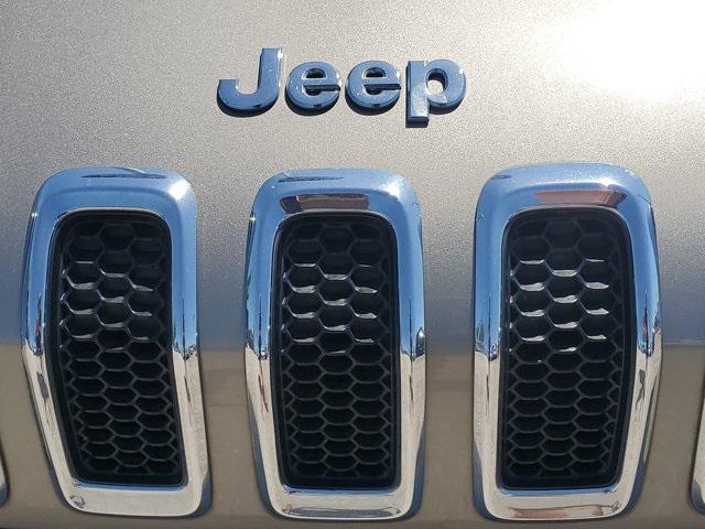used 2017 Jeep Cherokee car, priced at $12,990