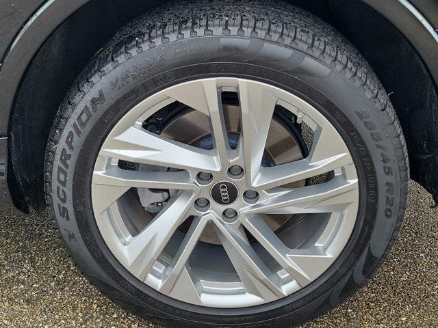 used 2023 Audi Q7 car, priced at $41,990
