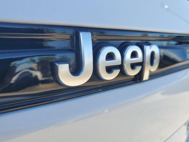 used 2022 Jeep Grand Cherokee car, priced at $33,990