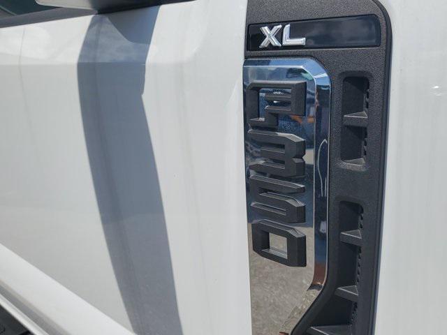 new 2024 Ford F-350 car, priced at $45,622