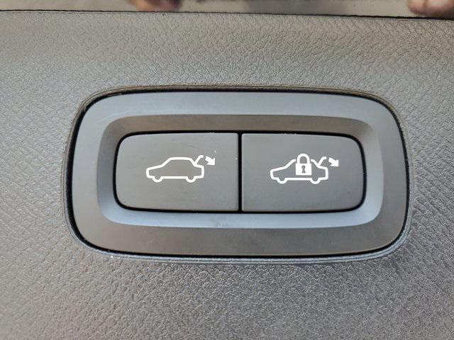 used 2020 Volvo XC90 car, priced at $29,153