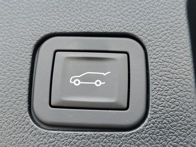 used 2025 Chevrolet Equinox car, priced at $30,990