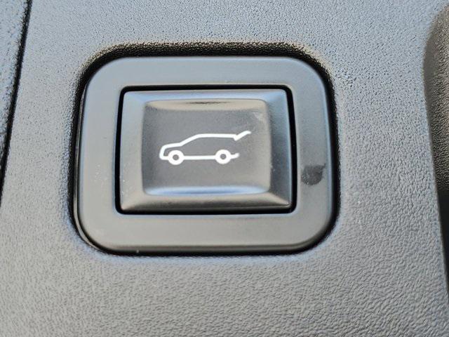 used 2018 Cadillac XT5 car, priced at $19,990