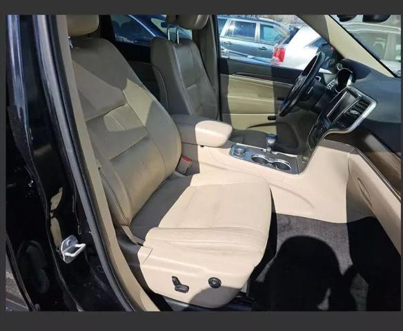 used 2015 Jeep Grand Cherokee car, priced at $11,596