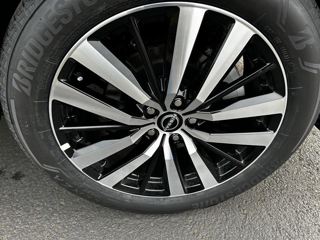 new 2025 Nissan Pathfinder car, priced at $50,465